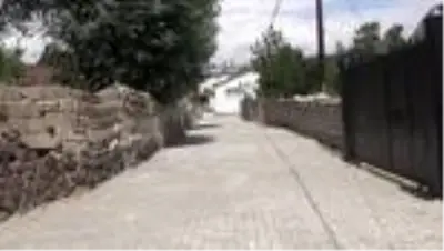 Kaymakam Solak, parke taşı döşeme çalışmalarını inceledi Kaymakam Solak, parke taşı döşeme çalışmalarını inceledi