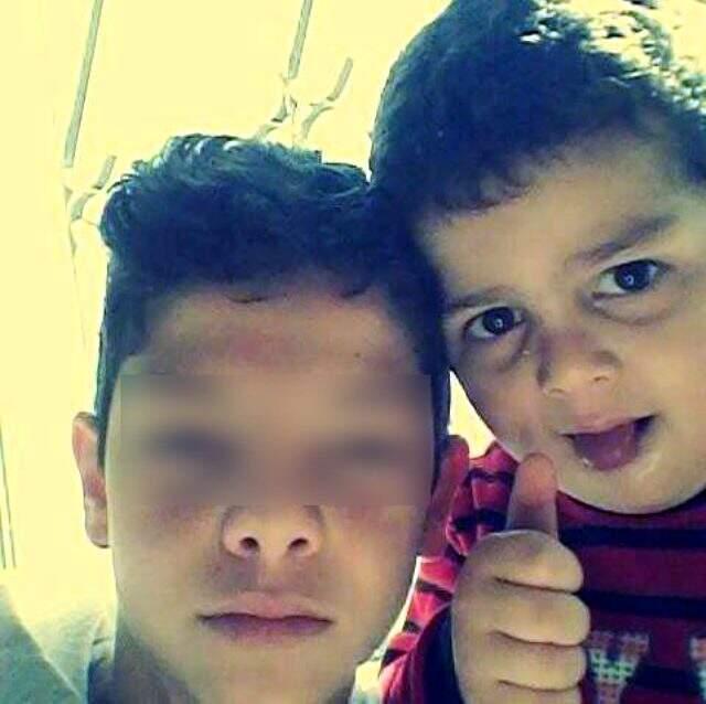 Kıskançlık krizine giren genç, 8 yaşındaki kardeşini bıçaklayarak öldürdü Kıskançlık krizine giren genç, 8 yaşındaki kardeşini bıçaklayarak öldürdü