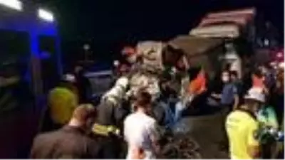 Son dakika haberi... Kocaeli'de zincirleme kaza: 1 ölü, 2 yaralı (1) Son dakika haberi... Kocaeli'de zincirleme kaza: 1 ölü, 2 yaralı (1)