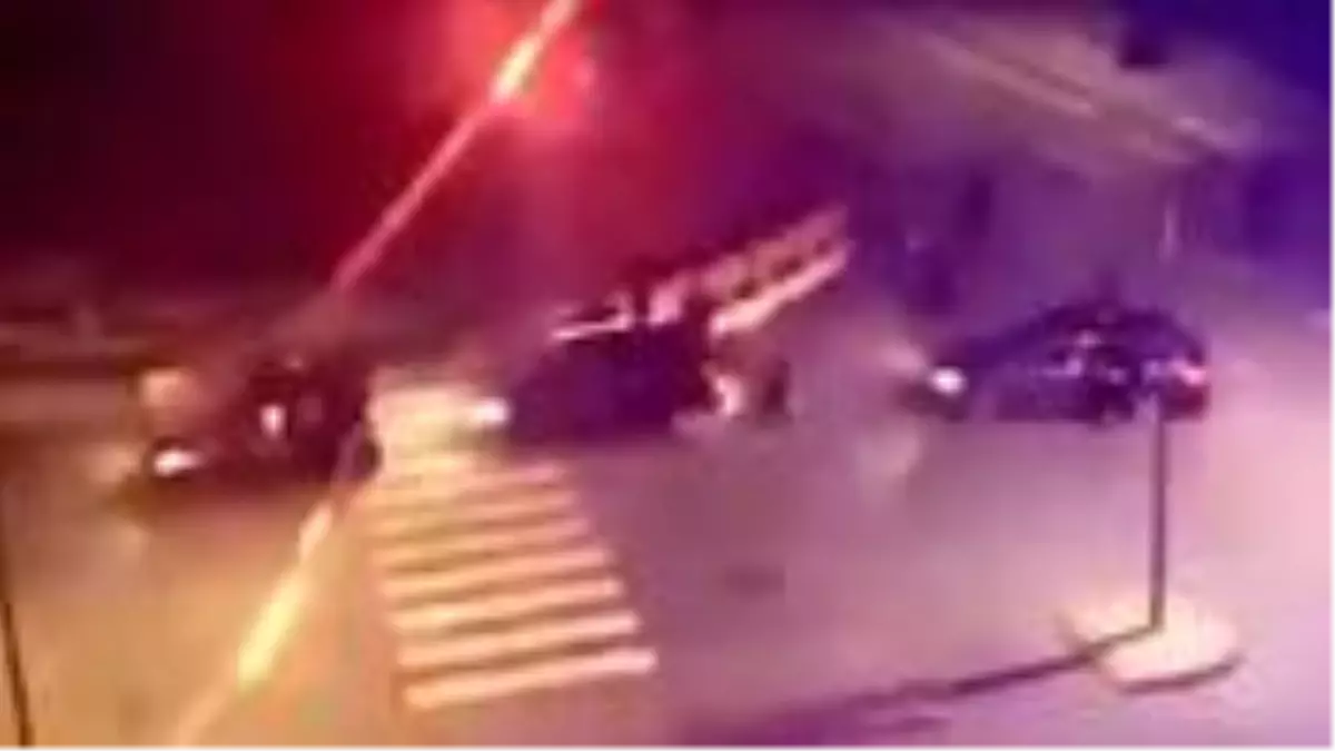 Kopenhag taraftarları, Başakşehir'in kaldığı otelin önünde havai fişek patlattı