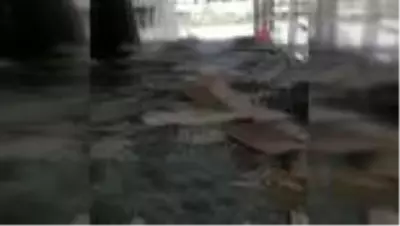 - Lübnan Elektrik Kurumu binası patlamanın şiddetiyle yıkıldı- Patlamada hasar alan yolcu gemisi de... - Lübnan Elektrik Kurumu binası patlamanın şiddetiyle yıkıldı- Patlamada hasar alan yolcu gemisi de...