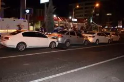 Malatya'da zincirleme trafik kazası: 1 yaralı Malatya'da zincirleme trafik kazası: 1 yaralı