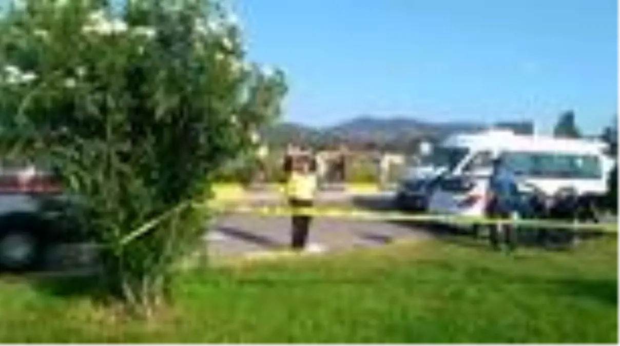 Minibüs ile otomobil çarpıştı: 1 ölü, 5 yaralı