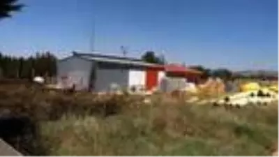 OSB'deki yangın, doğal gaz dağıtım istasyonuna sıçramadan söndürüldü OSB'deki yangın, doğal gaz dağıtım istasyonuna sıçramadan söndürüldü
