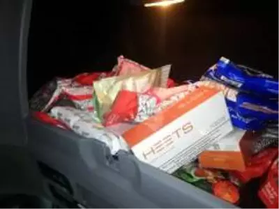Sarp Sınır Kapısında 53 bin lira değerinde içki ve sigara ele geçirildi Sarp Sınır Kapısında 53 bin lira değerinde içki ve sigara ele geçirildi