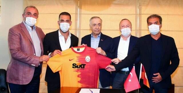 Son Dakika: Galatasaray, Arda Turan'la resmi sözleşme imzaladı Son Dakika: Galatasaray, Arda Turan'la resmi sözleşme imzaladı