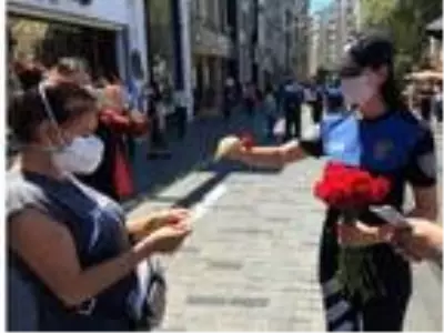 Son Dakika | Taksim Meydanı ve İstiklal Caddesi'nde polisten kadınlara 'KADES' bilgilendirmesi Son Dakika | Taksim Meydanı ve İstiklal Caddesi'nde polisten kadınlara 'KADES' bilgilendirmesi