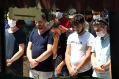 Son dakika haber | Tekne faciasında hayatını kaybeden anne ve 2 çocuğuna en acı veda Son dakika haber | Tekne faciasında hayatını kaybeden anne ve 2 çocuğuna en acı veda