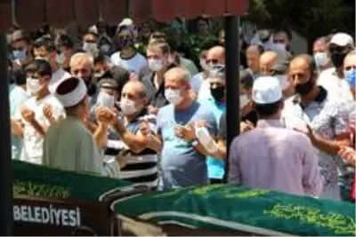 Son dakika haber | Tekne faciasında hayatını kaybeden anne ve 2 çocuğuna en acı veda Son dakika haber | Tekne faciasında hayatını kaybeden anne ve 2 çocuğuna en acı veda