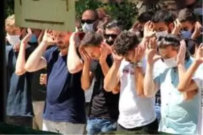 Son dakika haber | Tekne faciasında hayatını kaybeden anne ve 2 çocuğuna en acı veda Son dakika haber | Tekne faciasında hayatını kaybeden anne ve 2 çocuğuna en acı veda