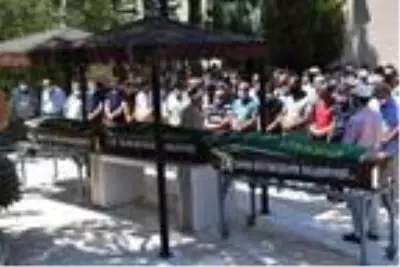 Tekne faciasında ölenlere son veda Tekne faciasında ölenlere son veda