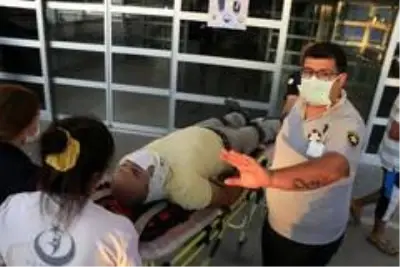 Ters rüzgara kapılan paraşütçü yere çakıldı Ters rüzgara kapılan paraşütçü yere çakıldı