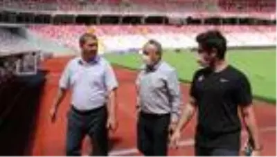 UEFA yetkilileri Sivas Yeni 4 Eylül Stadyumu'nu denetledi UEFA yetkilileri Sivas Yeni 4 Eylül Stadyumu'nu denetledi