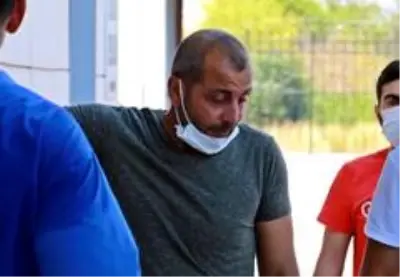 8 yaşındaki oğlu ağabeyi tarafından öldürülen babanın çaresiz duruşu yürekleri burktu 8 yaşındaki oğlu ağabeyi tarafından öldürülen babanın çaresiz duruşu yürekleri burktu