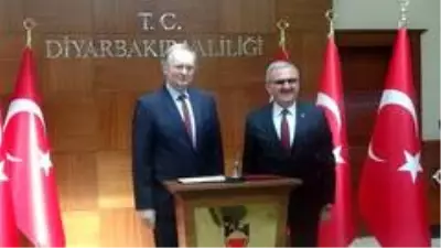 AB Türkiye Delegasyonu Başkanı Berger'den Vali Karaloğlu'na ziyaret AB Türkiye Delegasyonu Başkanı Berger'den Vali Karaloğlu'na ziyaret