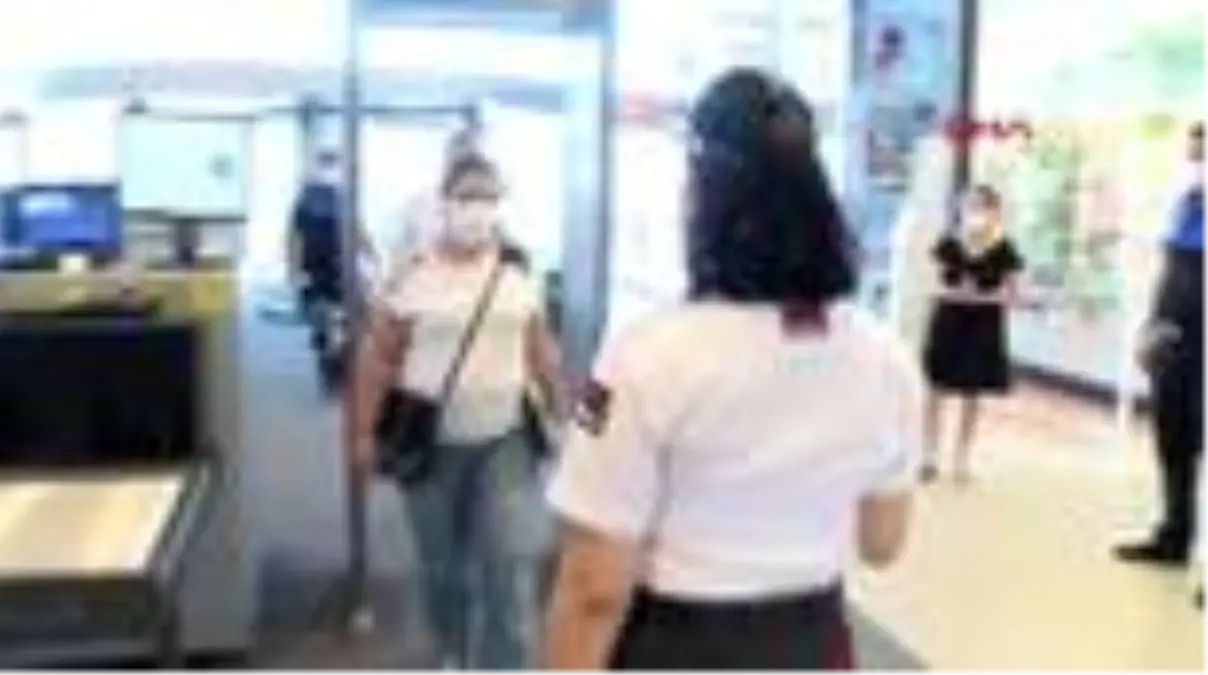 Adana'da alışveriş merkezlerinde koronavirüs denetimi