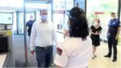 Adana'da alışveriş merkezlerinde koronavirüs denetimi Adana'da alışveriş merkezlerinde koronavirüs denetimi