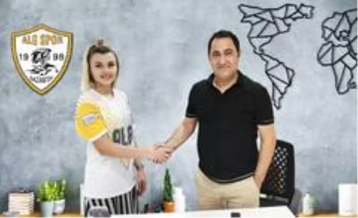 ALGSPOR, Milli kaleci Selda Akgöz'ü transfer etti