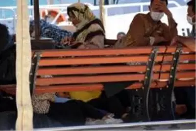 Son dakika haber: Ayvalık'ta 46 düzensiz göçmen Sahil Güvenlik ekipleri tarafından kurtarıldı Son dakika haber: Ayvalık'ta 46 düzensiz göçmen Sahil Güvenlik ekipleri tarafından kurtarıldı