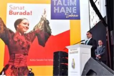 Bakan Ersoy: 'Misafirlerimizi güvenli bir ortamda sanatla buluşturmayı hedefliyoruz' Bakan Ersoy: 'Misafirlerimizi güvenli bir ortamda sanatla buluşturmayı hedefliyoruz'
