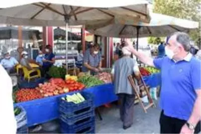 Başka Öndeş, semt pazarında vatandaşlara korona virüs uyarısında bulundu Başka Öndeş, semt pazarında vatandaşlara korona virüs uyarısında bulundu