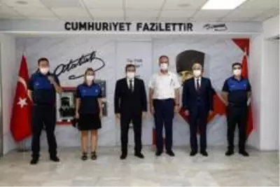 Başkan Batur'dan zabıtaya pandemi teşekkürü Başkan Batur'dan zabıtaya pandemi teşekkürü