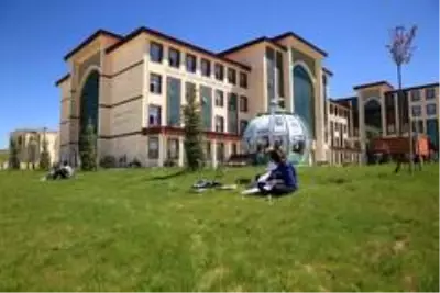 Bayburt Üniversitesinin de yer aldığı 'Üniversiteni Keşfet YÖK Sanal Fuarı 2020' başladı Bayburt Üniversitesinin de yer aldığı 'Üniversiteni Keşfet YÖK Sanal Fuarı 2020' başladı