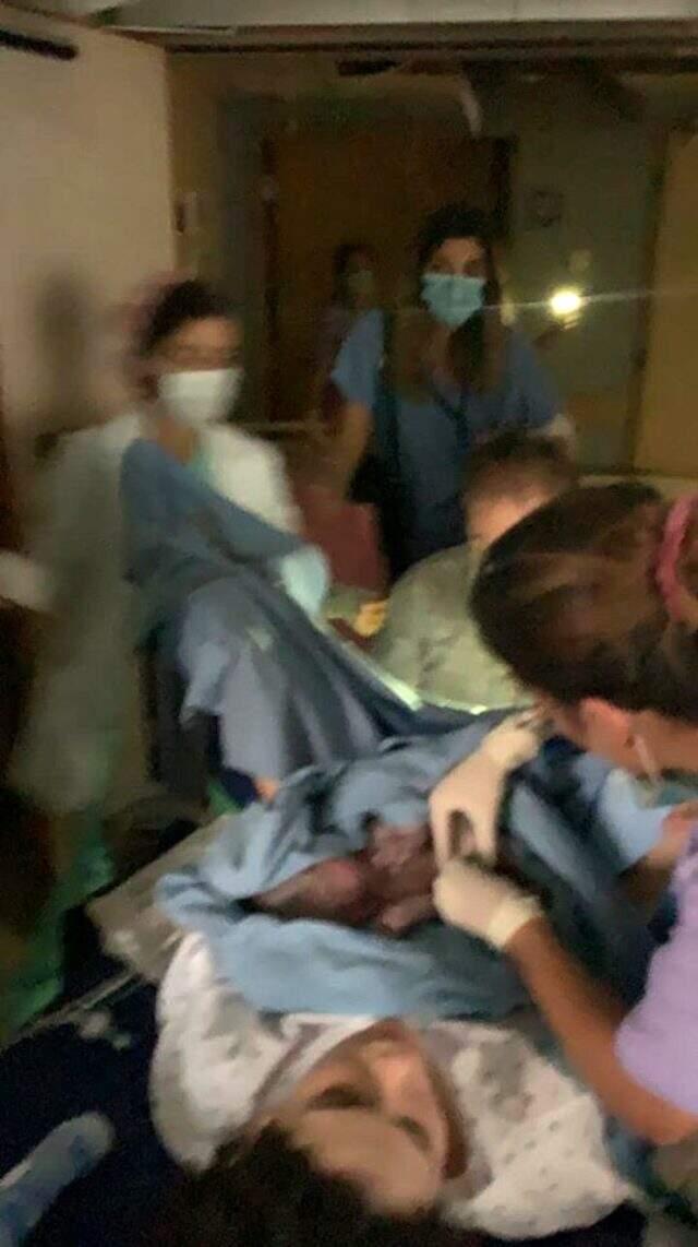 Beyrut'ta bir kadın patlamaya doğumhanede yakalandı Beyrut'ta bir kadın patlamaya doğumhanede yakalandı