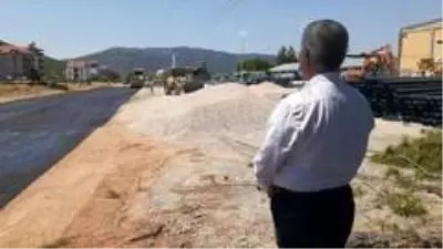 Bucak'ta sathi asfalt sezonu törenle açıldı Bucak'ta sathi asfalt sezonu törenle açıldı