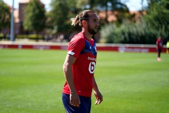 Burak Yılmaz, Lille formasıyla ilk maçına çıktı Burak Yılmaz, Lille formasıyla ilk maçına çıktı