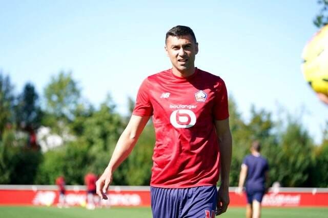 Burak Yılmaz, Lille formasıyla ilk maçına çıktı Burak Yılmaz, Lille formasıyla ilk maçına çıktı