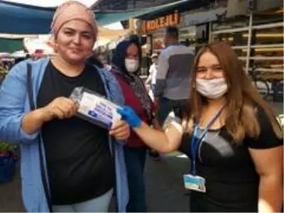 Büyükşehir vatandaşı maskesiz bırakmıyor Büyükşehir vatandaşı maskesiz bırakmıyor