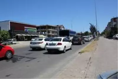 Çevre yolundaki çalışma ilçede trafiği felç etti Çevre yolundaki çalışma ilçede trafiği felç etti
