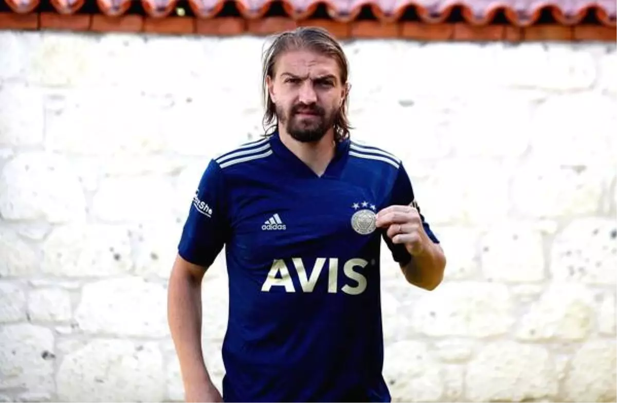 'Çocukluk aşkıma geri döndüm' diyen Caner'den Fenerbahçe itirafı: Daha önce dönmek istedim ama olmadı