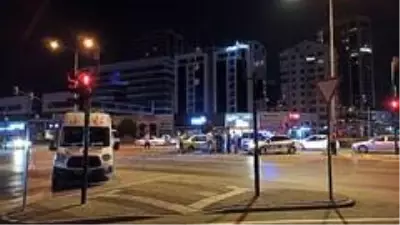 Covid-19 şüphelisi bebek ve annesini taşıyan ambulans kaza yaptı Covid-19 şüphelisi bebek ve annesini taşıyan ambulans kaza yaptı