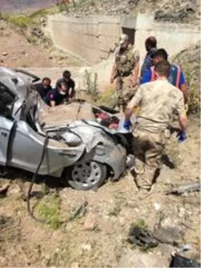 Doğubayazıt'ta trafik kazası: 3 ölü, 2 yaralı Doğubayazıt'ta trafik kazası: 3 ölü, 2 yaralı