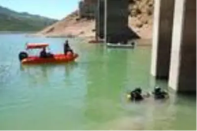 Gülistan'ı su altı arama çalışmaları 215'inci günde tekrar başlatıldı Gülistan'ı su altı arama çalışmaları 215'inci günde tekrar başlatıldı