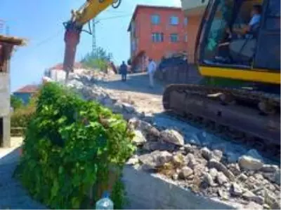Gülüç Belediyesi yol genişletme çalışması yapıyor Gülüç Belediyesi yol genişletme çalışması yapıyor