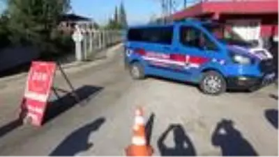 Hatay'da bir mahalle karantinaya alındı Hatay'da bir mahalle karantinaya alındı