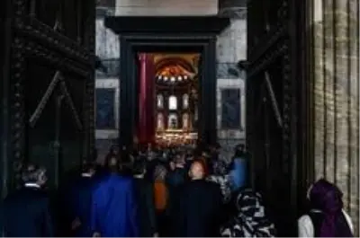 İbrahim Kalın, büyükelçilerle Ayasofya'yı ziyaret ediyor İbrahim Kalın, büyükelçilerle Ayasofya'yı ziyaret ediyor