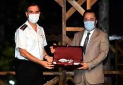 İl Jandarma Komutanı Albay Ağaoğlu ve Defterdar Şahin'e veda yemeği İl Jandarma Komutanı Albay Ağaoğlu ve Defterdar Şahin'e veda yemeği