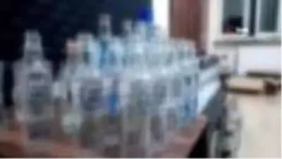 İnegöl'de sahte içki imalathanesine baskın İnegöl'de sahte içki imalathanesine baskın