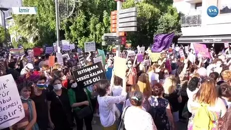 İzmir'deki Eylemde 16 Kadın Gözaltına Alındı İzmir'deki Eylemde 16 Kadın Gözaltına Alındı