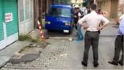 İZMİR Husumetlisini sokak ortasında pompalı tüfekle öldürdü İZMİR Husumetlisini sokak ortasında pompalı tüfekle öldürdü