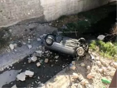 Kanala uçan otomobilde can pazarı Kanala uçan otomobilde can pazarı