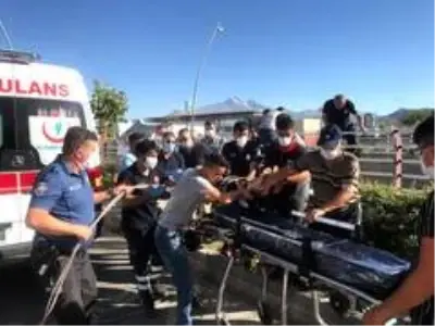 Kanala uçan otomobilde can pazarı Kanala uçan otomobilde can pazarı