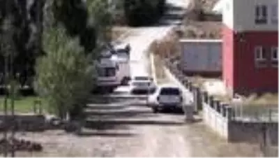 Kardeşler arasında çıkan silahlı kavgada kan aktı: 1 ölü, 2'si ağır 6 yaralı Kardeşler arasında çıkan silahlı kavgada kan aktı: 1 ölü, 2'si ağır 6 yaralı