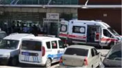 Kardeşler arasında çıkan silahlı kavgada kan aktı: 1 ölü, 2'si ağır 6 yaralı Kardeşler arasında çıkan silahlı kavgada kan aktı: 1 ölü, 2'si ağır 6 yaralı