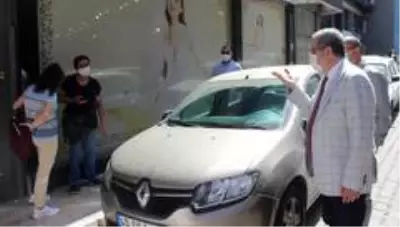 Kaymakam Sağlam, maskesiz gezenlere maske taktırdı Kaymakam Sağlam, maskesiz gezenlere maske taktırdı