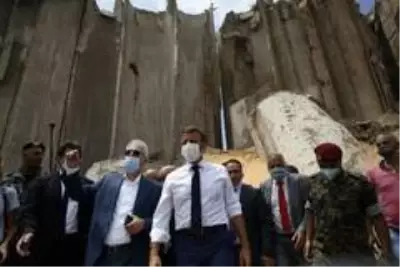 Lübnanlı kadından Fransa Cumhurbaşkanı Macron'a: 'Parayı yolsuz hükümetimize vermeyin' Lübnanlı kadından Fransa Cumhurbaşkanı Macron'a: 'Parayı yolsuz hükümetimize vermeyin'